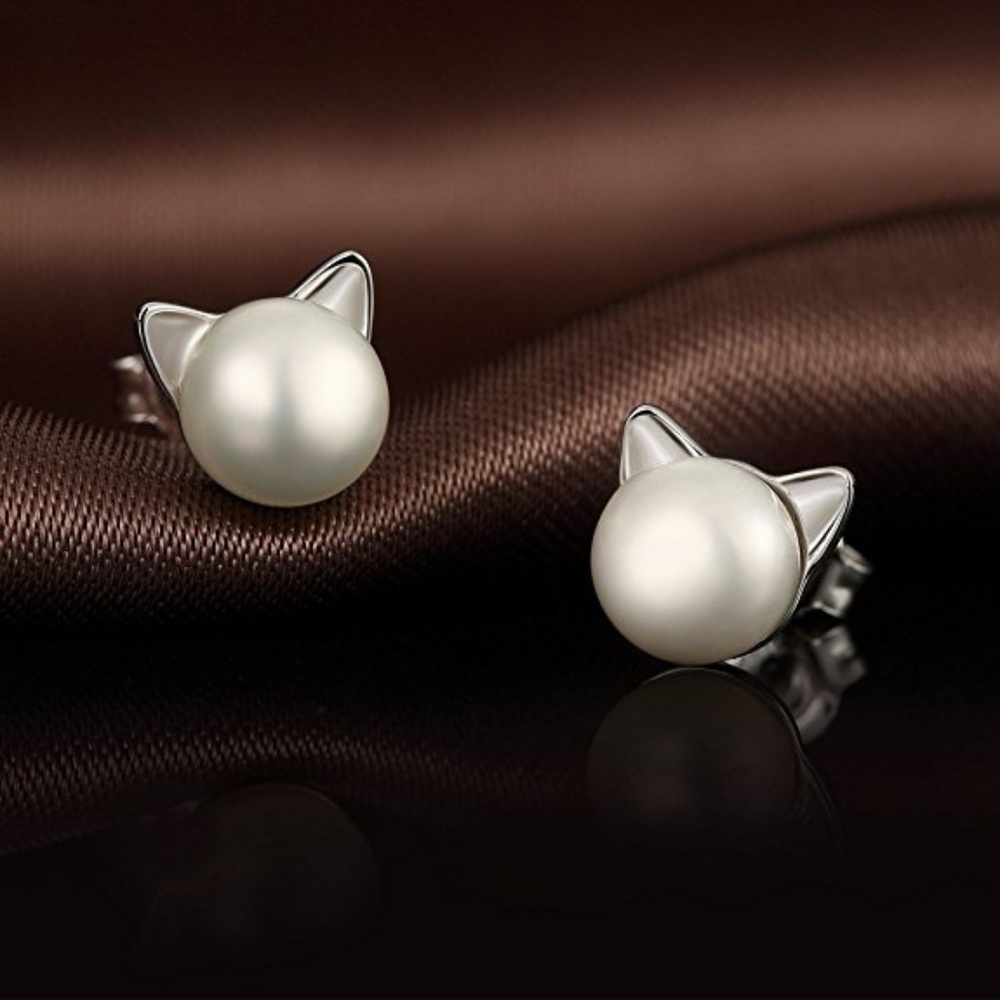 ❤️4 for $20 Sale❤️ Sliver Cat Stud earrings❤️❤️ - Picture 2 of 3